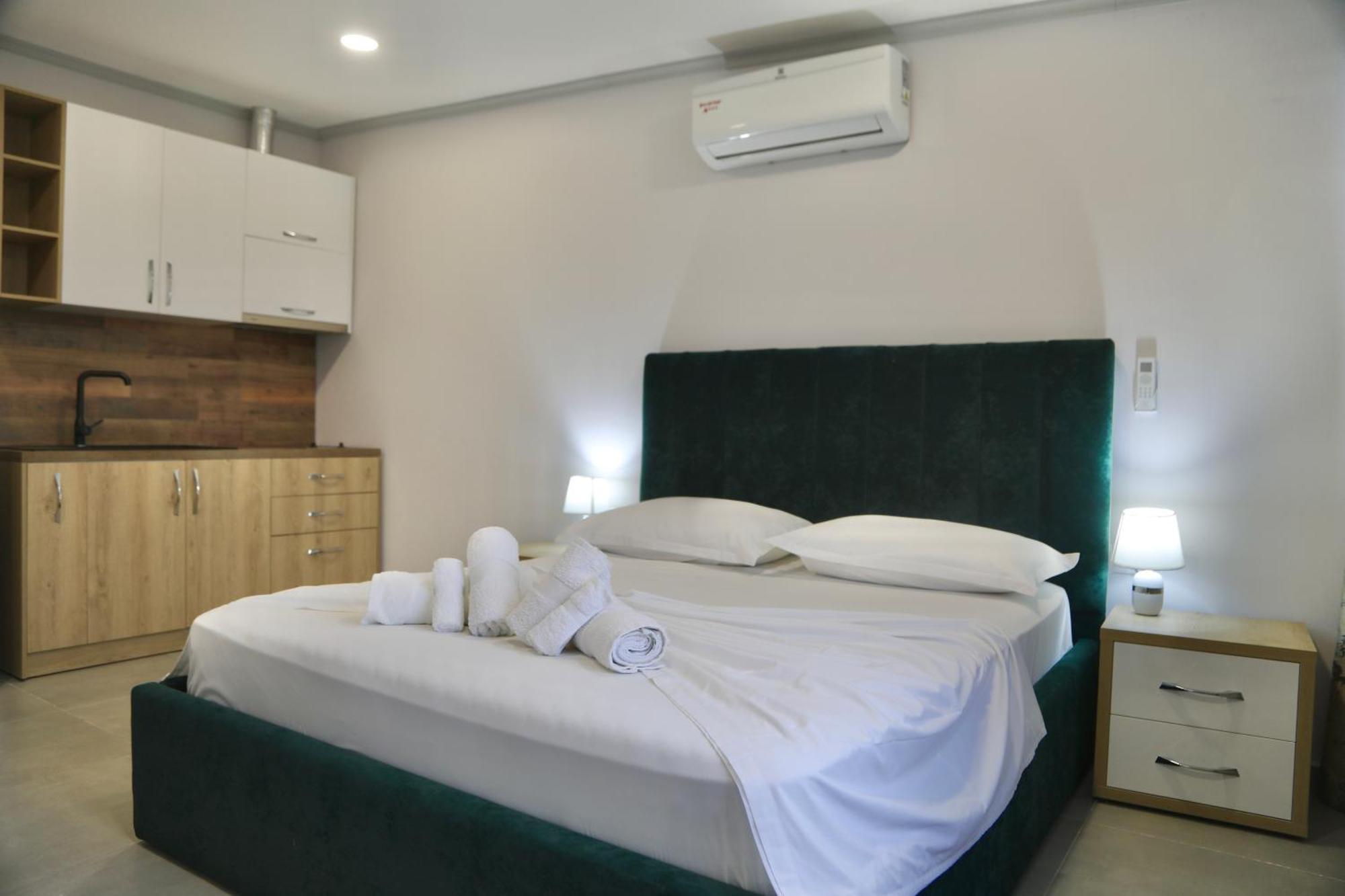 Sea View Apartments Golem  Extérieur photo