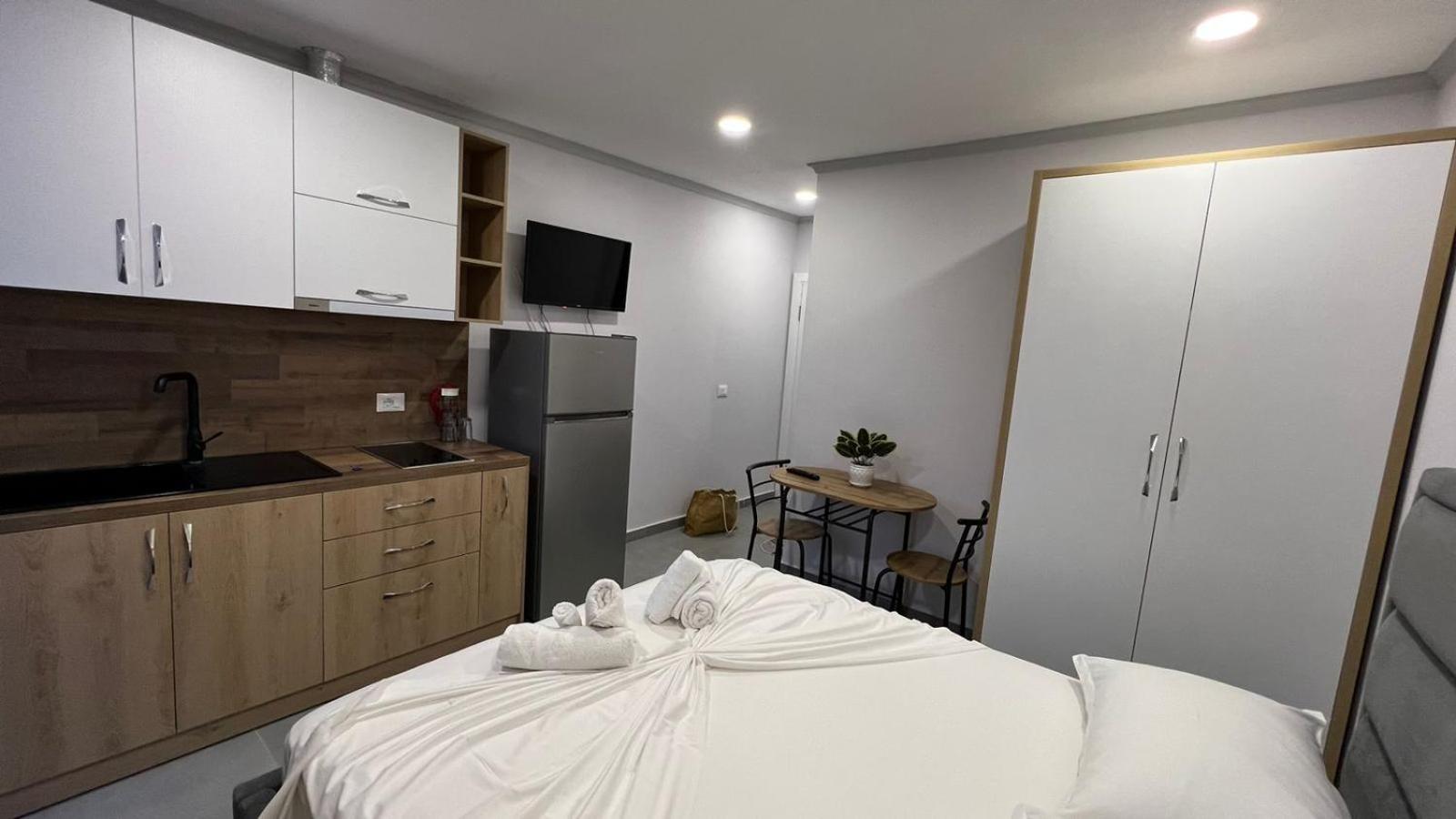 Sea View Apartments Golem  Extérieur photo